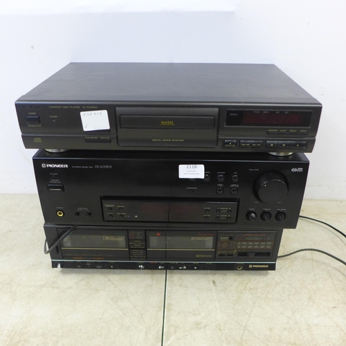 2118 - A quantity of stereo equipment including a Technics SL-PG480A compact disc player, a Pioneer SX-205 ... 