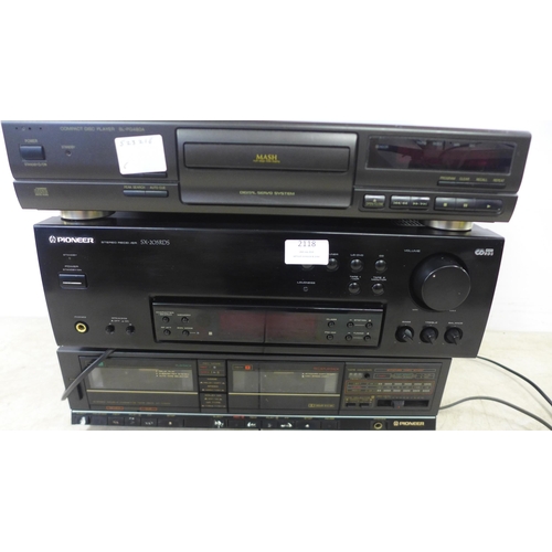 2118 - A quantity of stereo equipment including a Technics SL-PG480A compact disc player, a Pioneer SX-205 ... 