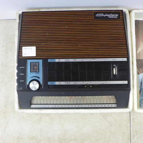 2134 - A Stylophone 350S electronic keyboard