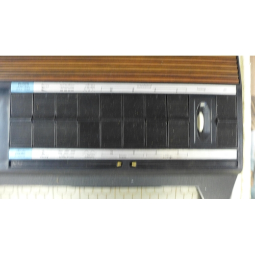 2134 - A Stylophone 350S electronic keyboard