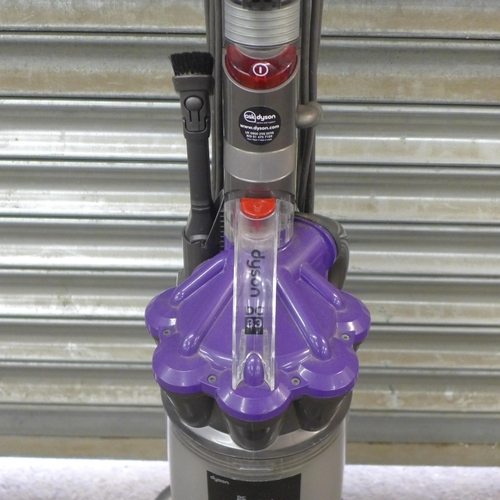 2139 - A Dyson DC33 upright vacuum cleaner