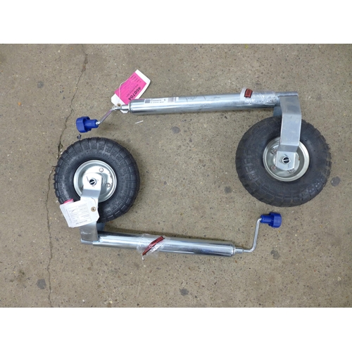 2322 - A quantity of Maypole items and other including 3 MP4735 jockey wheels, an MP253p, 1.215m (4ft) trai... 