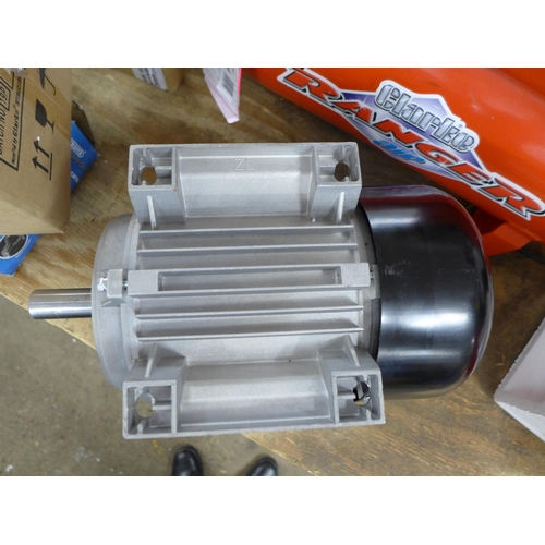 2337 - A Clarke Motor 2-4-1, 1PH, 230V induction motor (8213) - sold as scrap - * This lot is subject to VA... 