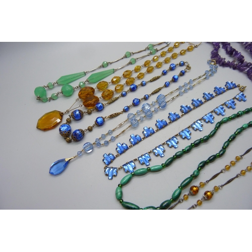 1001 - A collection of vintage jewellery including amethyst and malachite