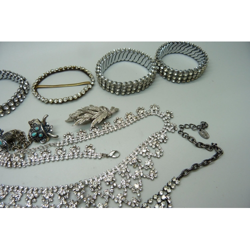 1007 - A collection of diamante jewellery