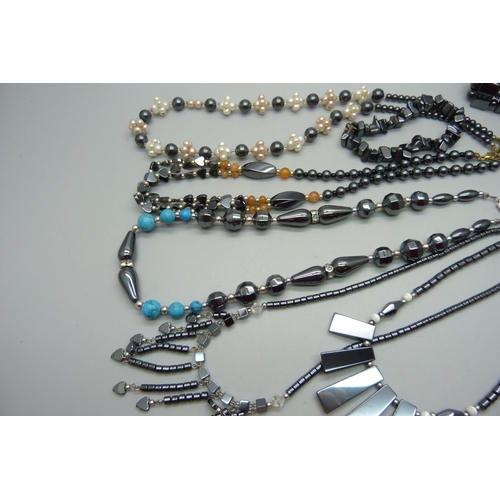 1021 - A collection of hematite jewellery