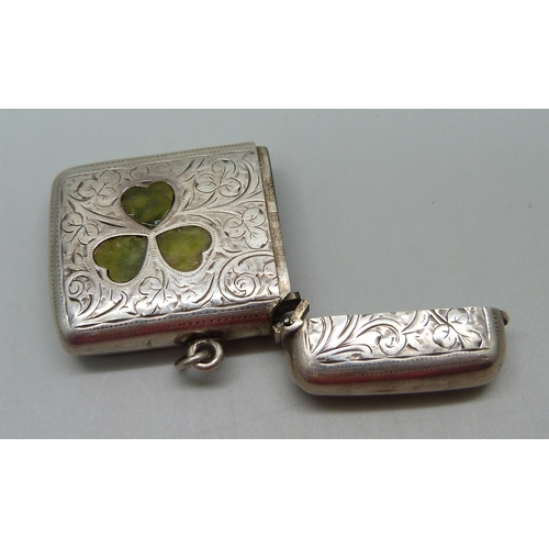 1026 - A silver inlaid green stone shamrock detail vesta case, Birmingham 1904