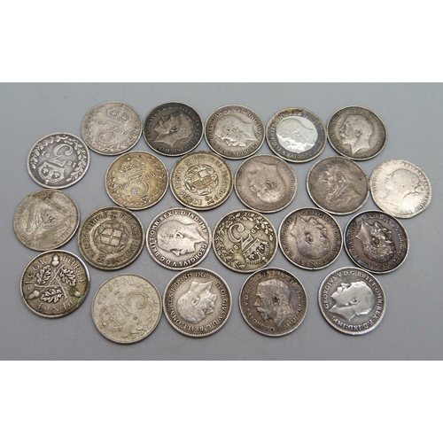 1071 - A collection of silver 3d coins, 30.4g