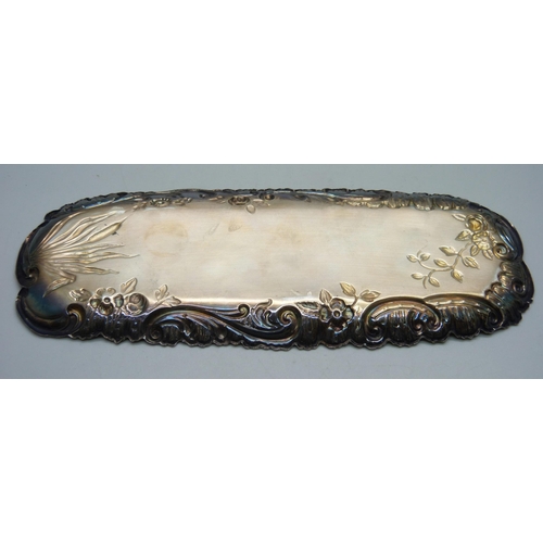 1079 - A silver pen tray, Sheffield 1990, 103g