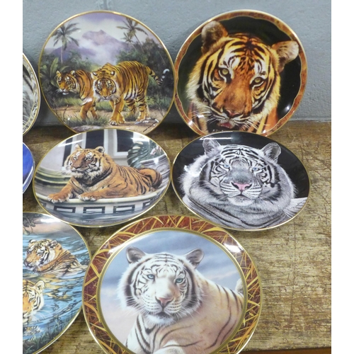 1092 - Eleven collectors plates, tigers and unicorns, including Royal Doulton and Franklin Mint **PLEASE NO... 