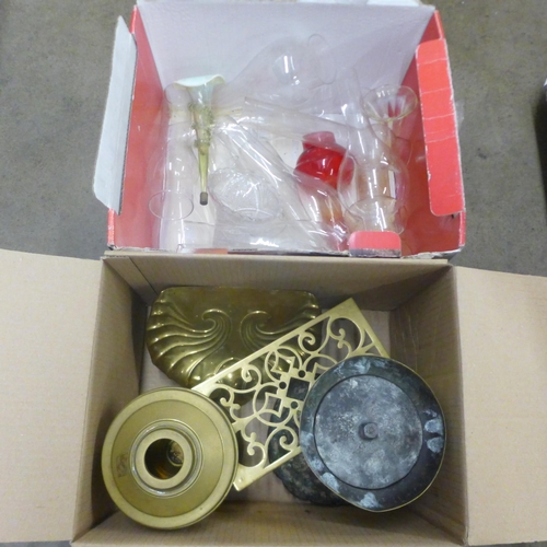 1128 - An oil lamp base, brass trivets and a box of oil lamp chimneys and glass **PLEASE NOTE THIS LOT IS N... 