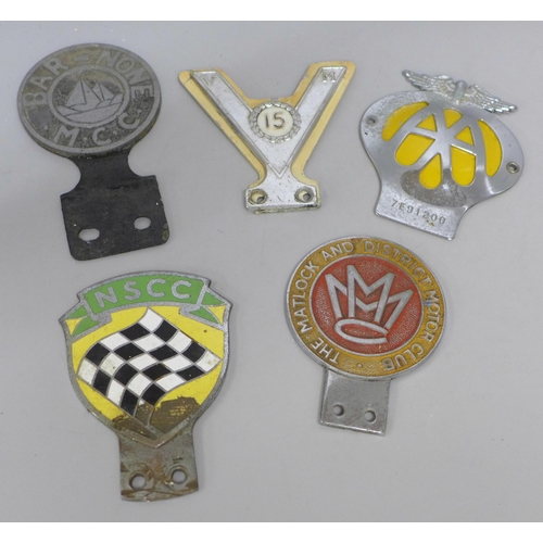 634 - Six car badges including AA, NSCC, Matlock and District Motor Club, etc.