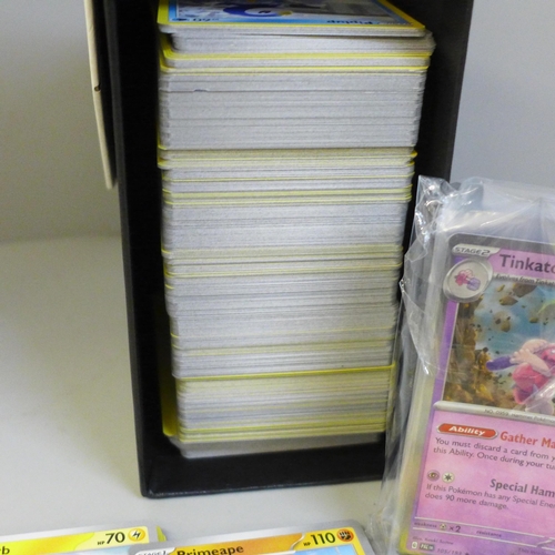 642 - Five hundred Pokemon cards including holographic