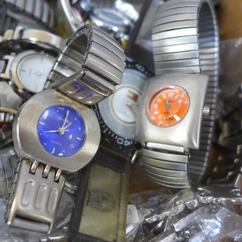 662 - A collection of lady's wristwatches