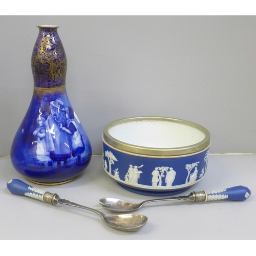 674 - A Royal Doulton gourd vase and a Wedgwood Jasperware salad bowl and servers