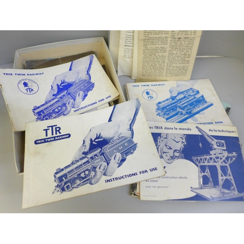 676 - A collection of model railway publications