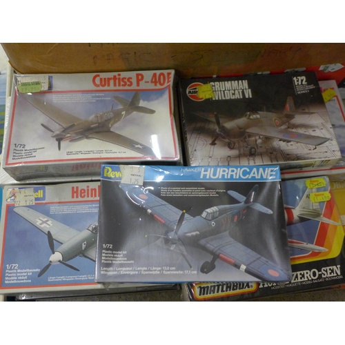 700 - Military aircraft model kits including Airfix, Matchbox, Revell