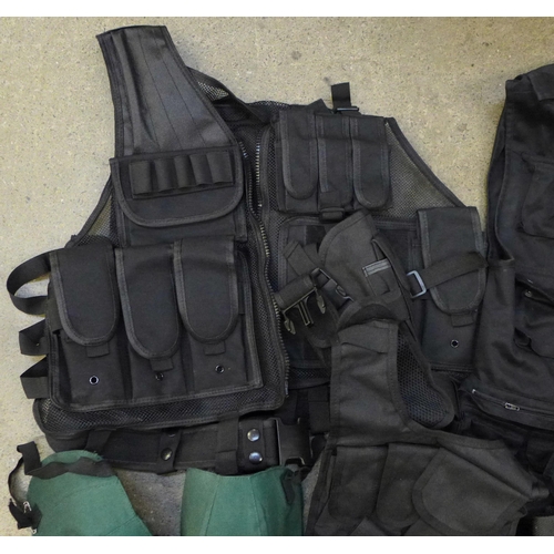 720 - A collection of hunting accessories including a gun holster, gilet, knee pads, etc.