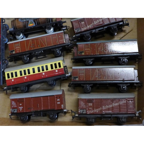 746 - Model rail; Marklin, Fleischmann, Trix, Lone Star, two kiosks and a locomotive, etc.