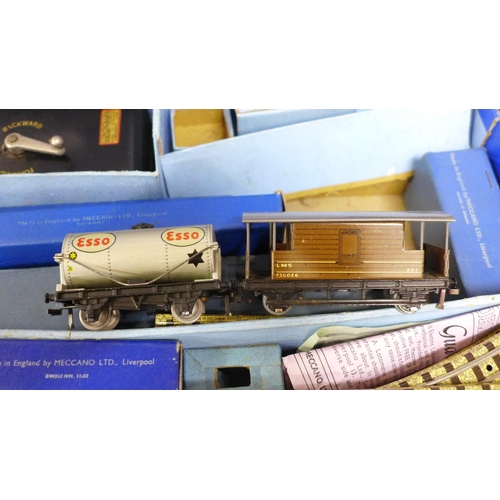 800 - A Hornby Dublo electric train set, boxed