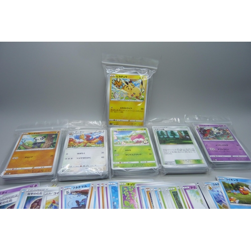 819 - Over 300 Japanese Pokemon cards