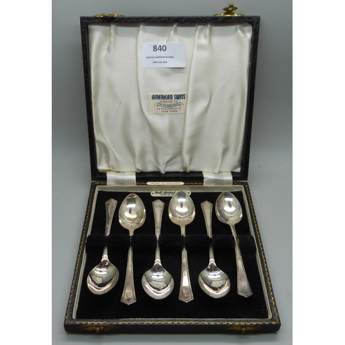 840 - A cased set of six silver spoons, 68g