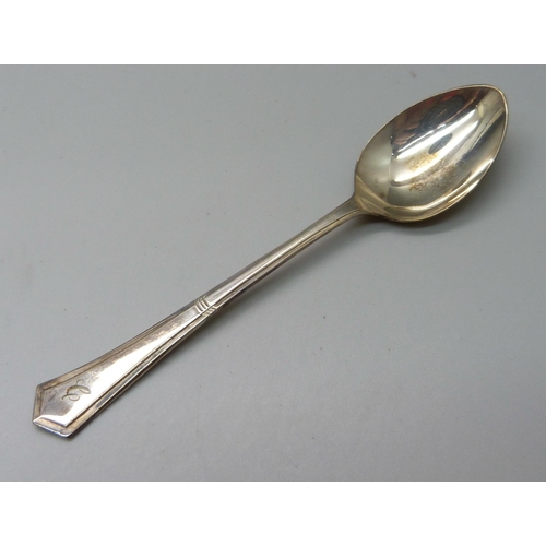 840 - A cased set of six silver spoons, 68g