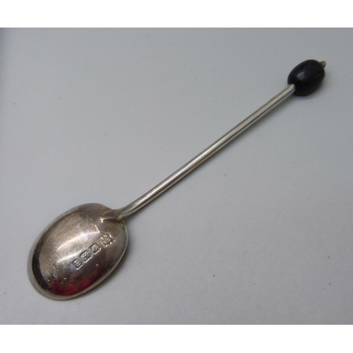 841 - A cased set of six silver coffee bean spoons, 46g