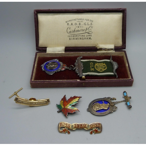 843 - A silver RAOB medal and four other silver items