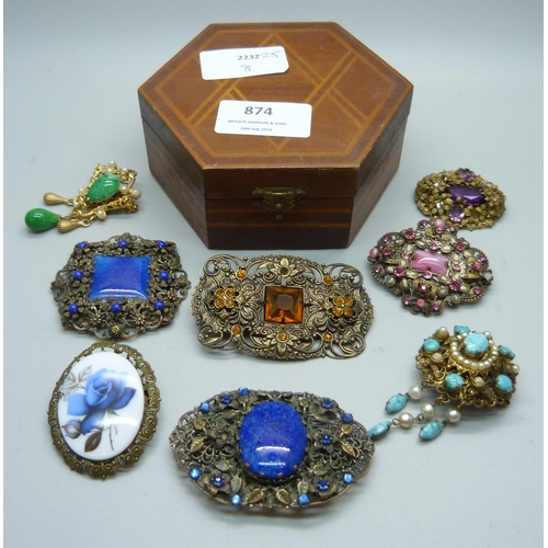 874 - A collection of vintage filigree brooches, one lacking pin