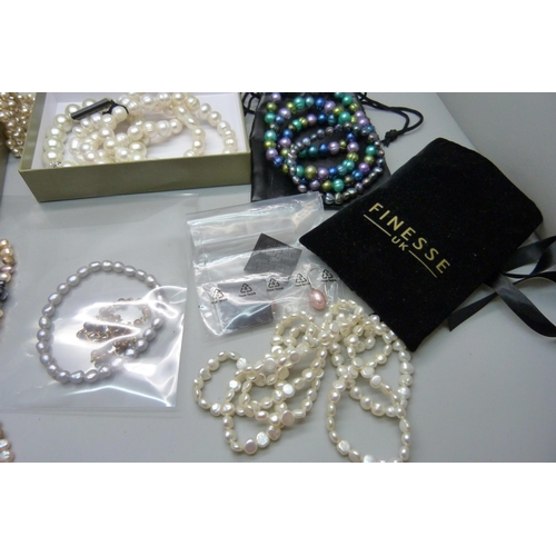 878 - A collection of modern pearl jewellery including Honora collection bracelets, earrings, freshwater p... 