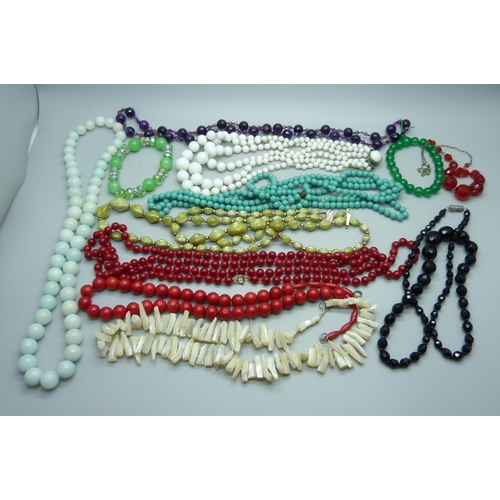 885 - Glass bead necklaces, etc.