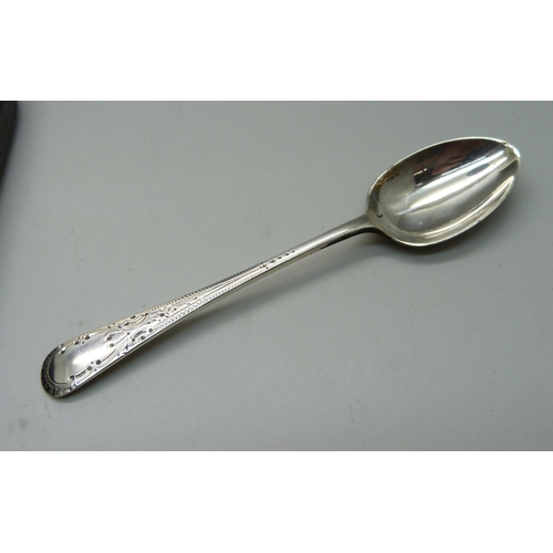 889 - A cased set of six silver spoons, 116g