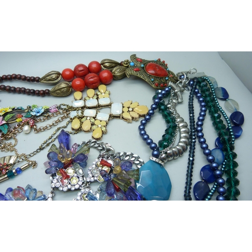 916 - Eight statement necklaces