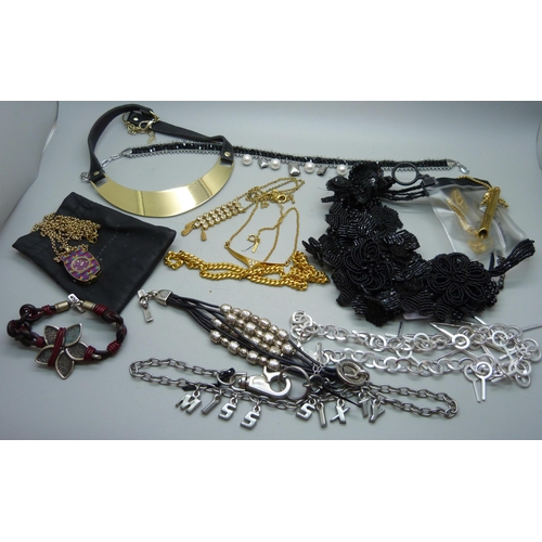 917 - Designer jewellery including Marc Jacobs, Saks, Betty Jackson, etc.