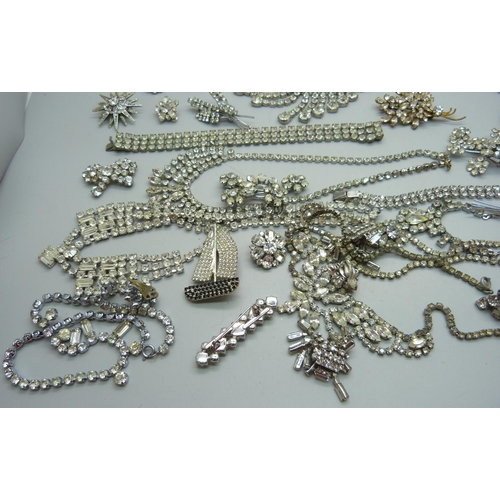 922 - A collection of paste set jewellery