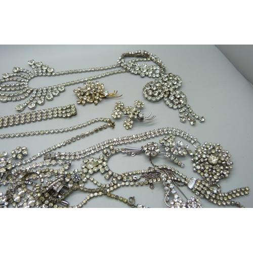 922 - A collection of paste set jewellery