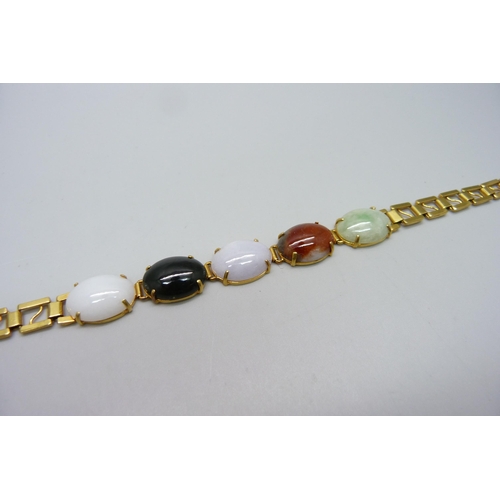 927 - A yellow metal Chinese multi-coloured jade cabochon set bracelet, marked 14k, total weight 15.9g