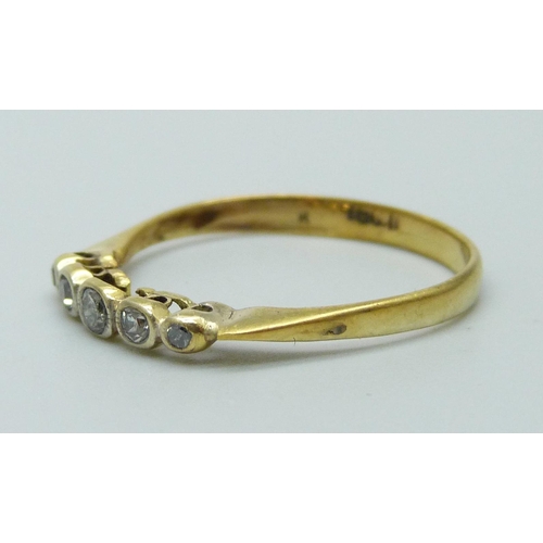 954 - An 18ct gold five stone diamond ring, 1.3g, P, a/f