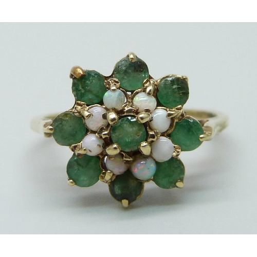 961 - A 9ct gold, emerald and opal cluster ring, 2.1g, L