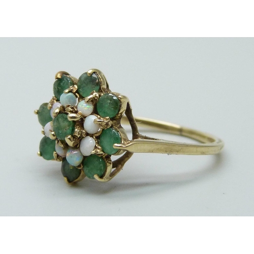 961 - A 9ct gold, emerald and opal cluster ring, 2.1g, L