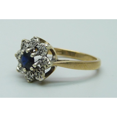 962 - A 9ct gold, sapphire and diamond cluster ring, 3.2g, P