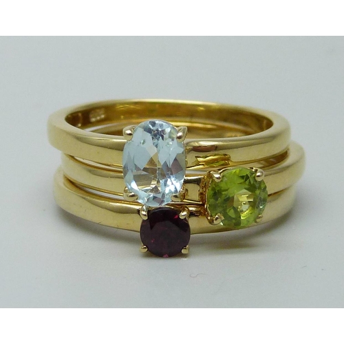 964 - A silver gilt three piece multi-gem stacker ring, P