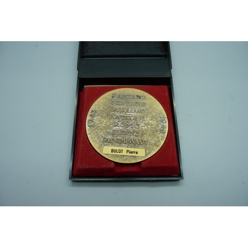 985 - A French 50th Anniversary of the Italian Campaign medallion, 1944-1994, cased