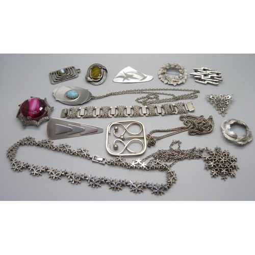 987 - A collection of jewellery including stainless steel