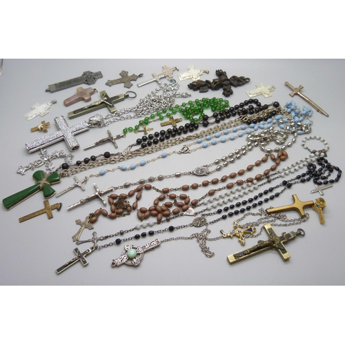 999 - A collection of cross pendants and prayer beads