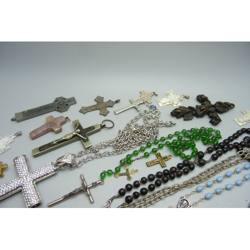 999 - A collection of cross pendants and prayer beads