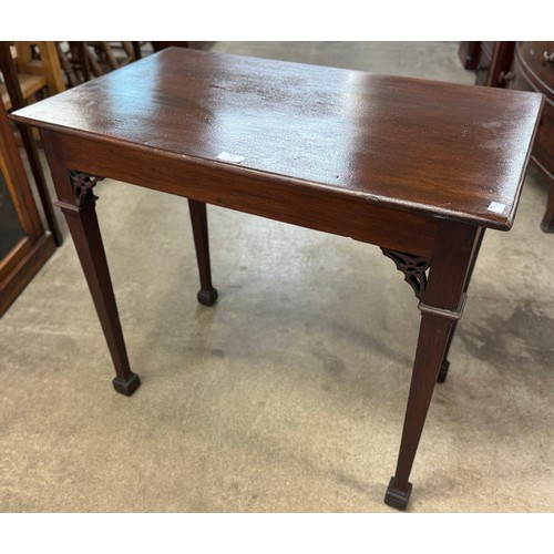 308 - An early 20th Century Chippendale style side table