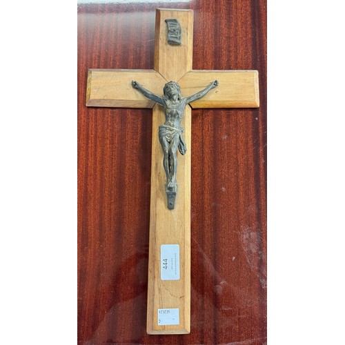 444 - A French crucifix