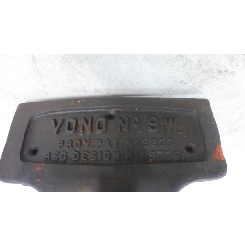 2025 - A Vono No. 9W vintage joiners vice